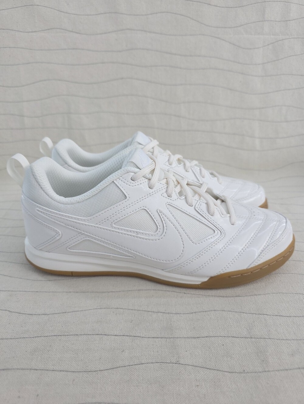 Nike Youth GS Gato LV8 Ivory Tan Gum Sole Sneakers Shoes II7084-100 Sz 6.5Y NEW